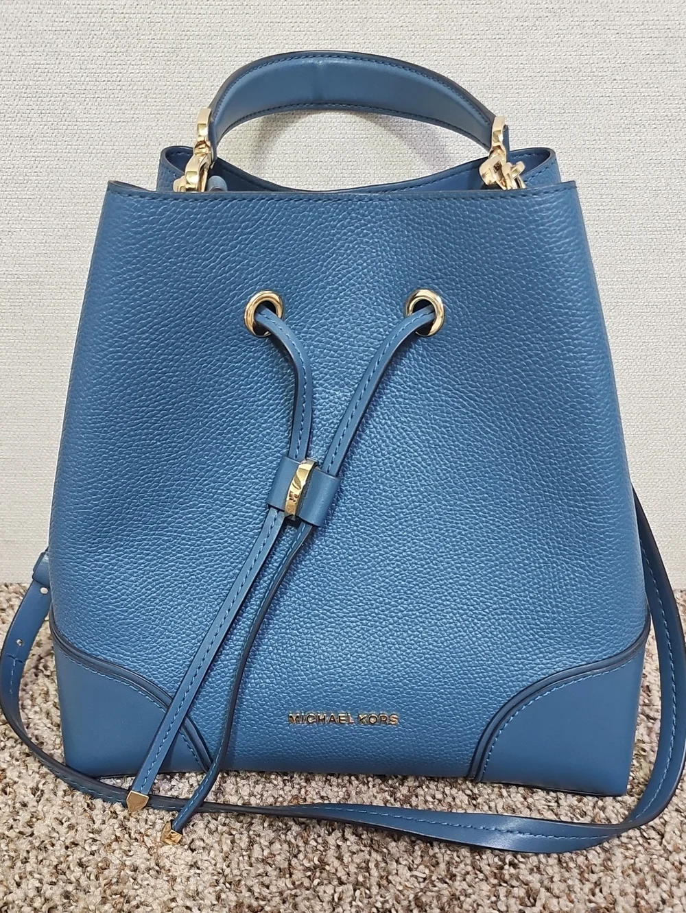 MICHAEL KORS MERCER GALLERY BUCKET BAG BFPM-07-248